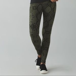 Lululemon snakeskin print wunder under